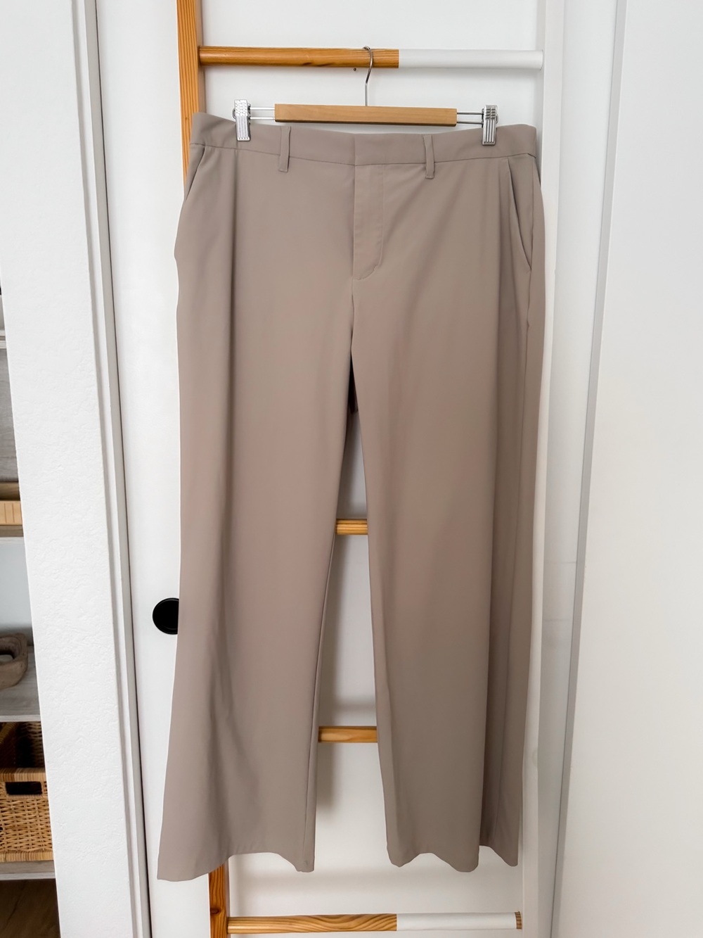 Vuori Miles Trousers Straight Leg Willow Gray Tan VW4357 - Picture 4 of 16
